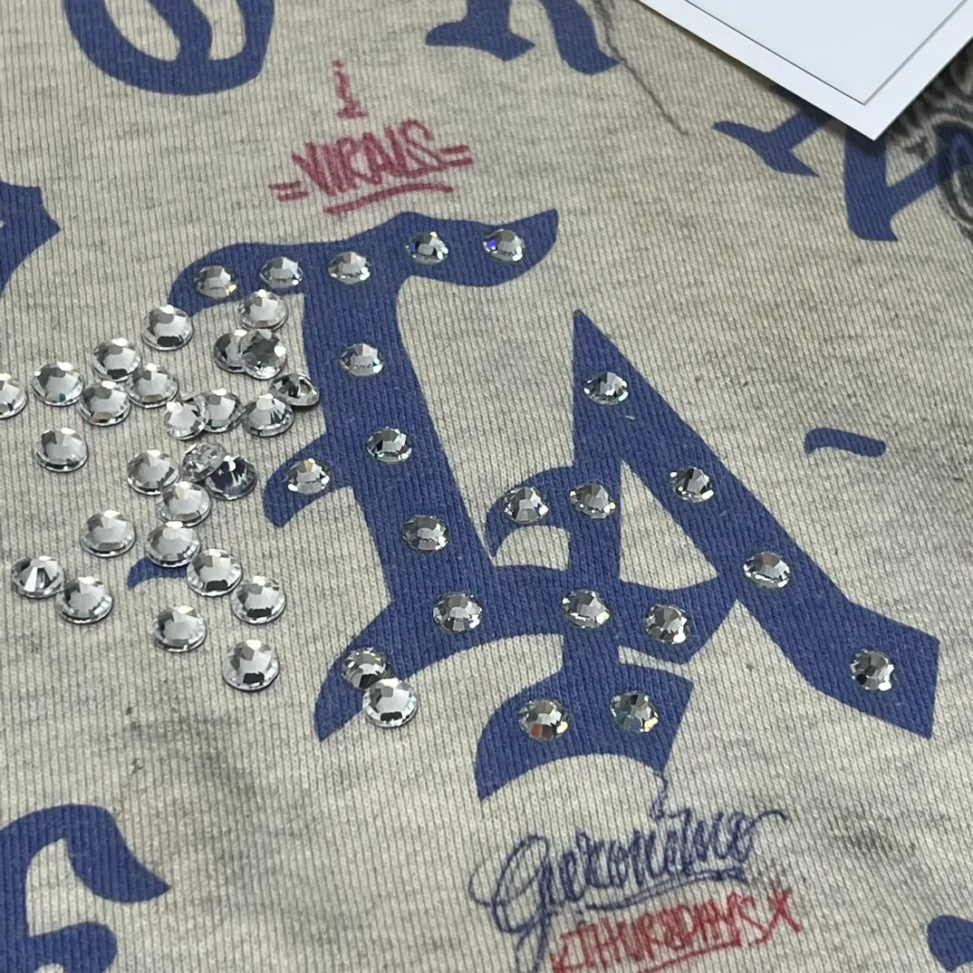 Authentic Czech diamonds, pressure-free reproduction, SAINT Mxxxxxx × BORNXRAISED BR_LS TEE/LA/WHT, the latest joint model, LA diamond all-over printing long sleeves, off-white S-XL, super heavy work, started operation in February, lasted three months, super complex, 36 sets of screens, sketches and pictures to doubt life, super perfect reproduction of printing
